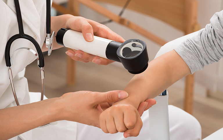 service-skin-checks-mobile-banner